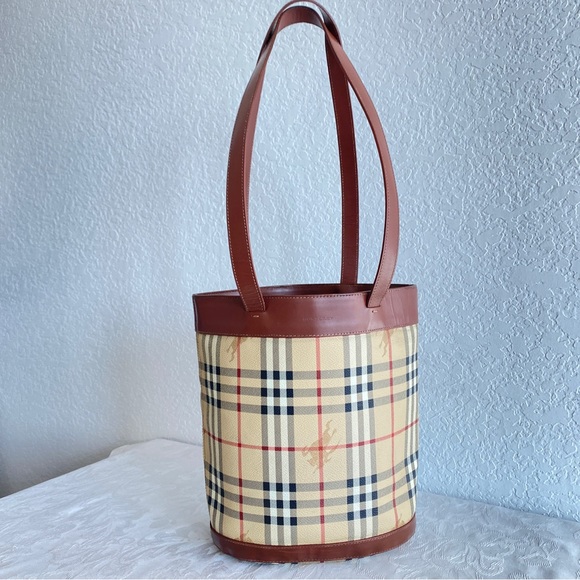 Burberry check tote - Picture 8 of 14